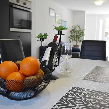 Katy Apartment Ровінь Екстер'єр фото