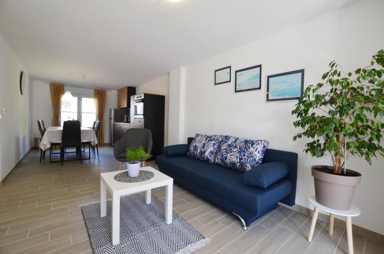 Katy Apartment Ровінь Екстер'єр фото