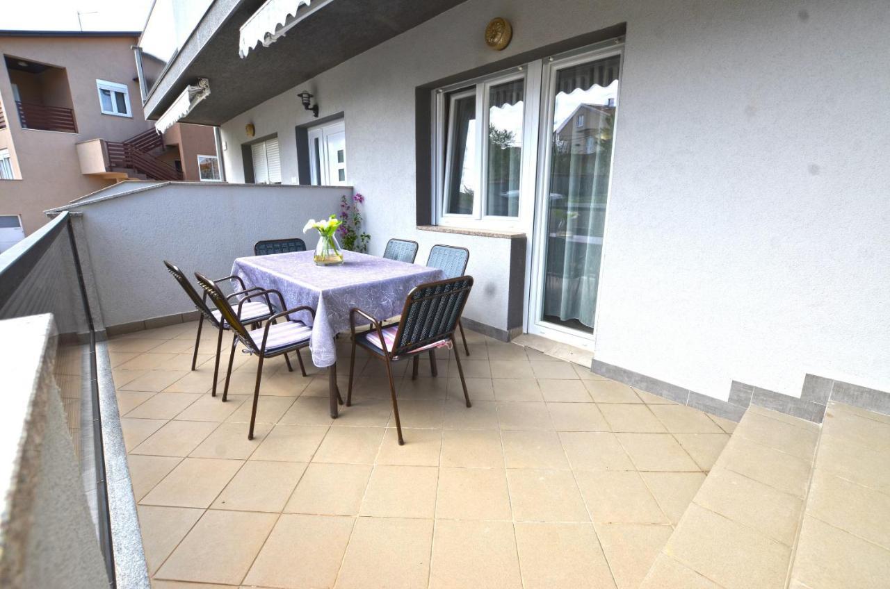 Katy Apartment Ровінь Екстер'єр фото