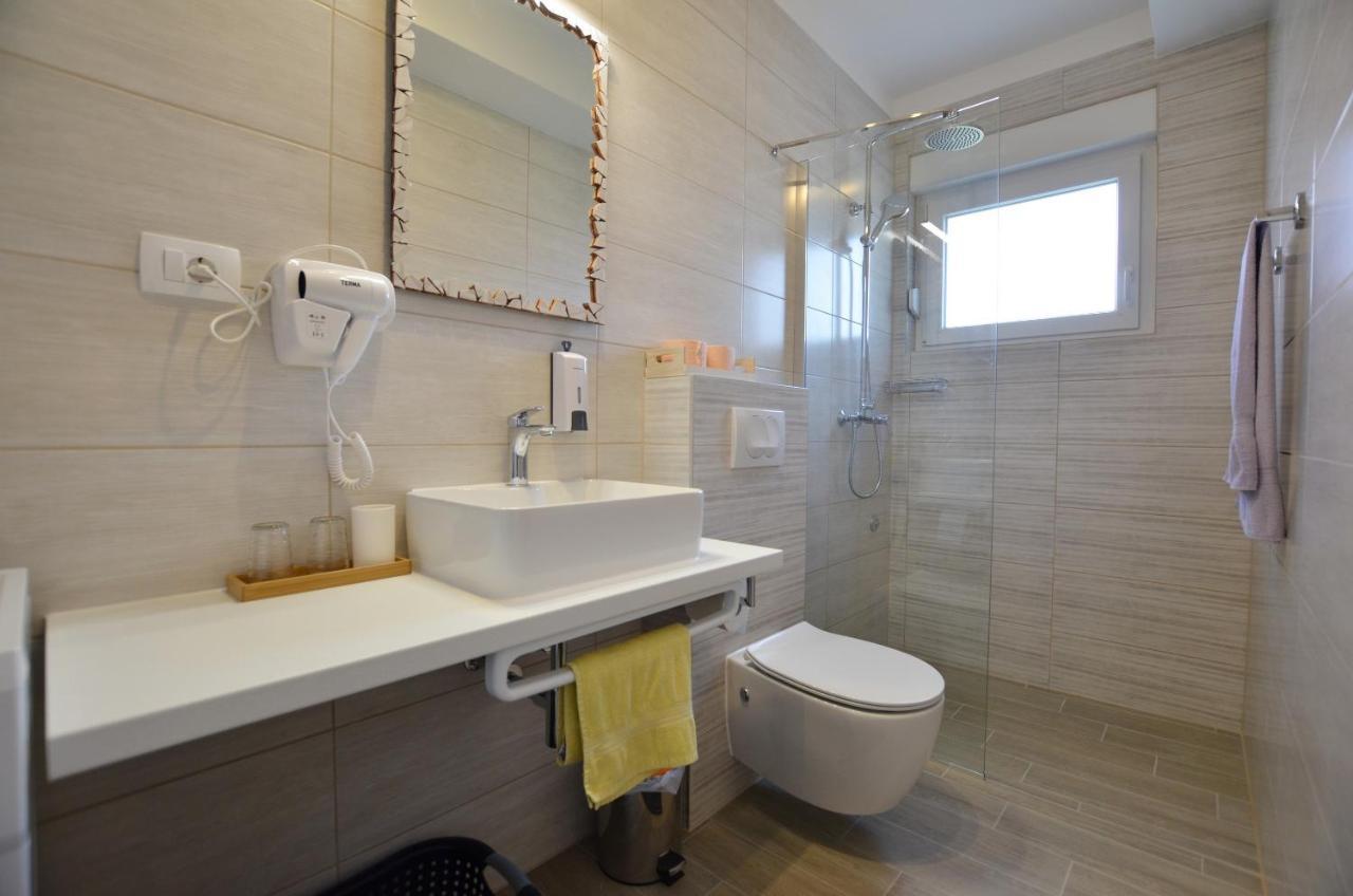 Katy Apartment Ровінь Екстер'єр фото